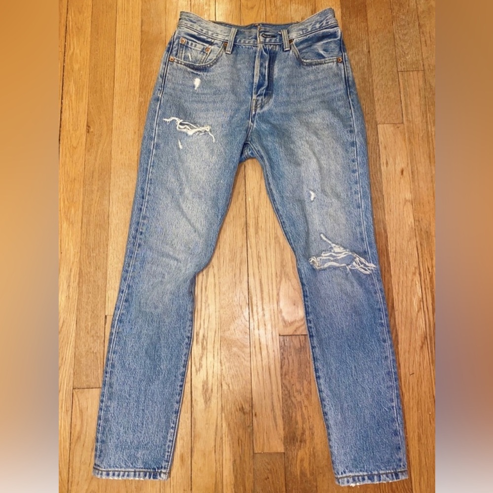 Levi’s 501 skinny Jean in light wash